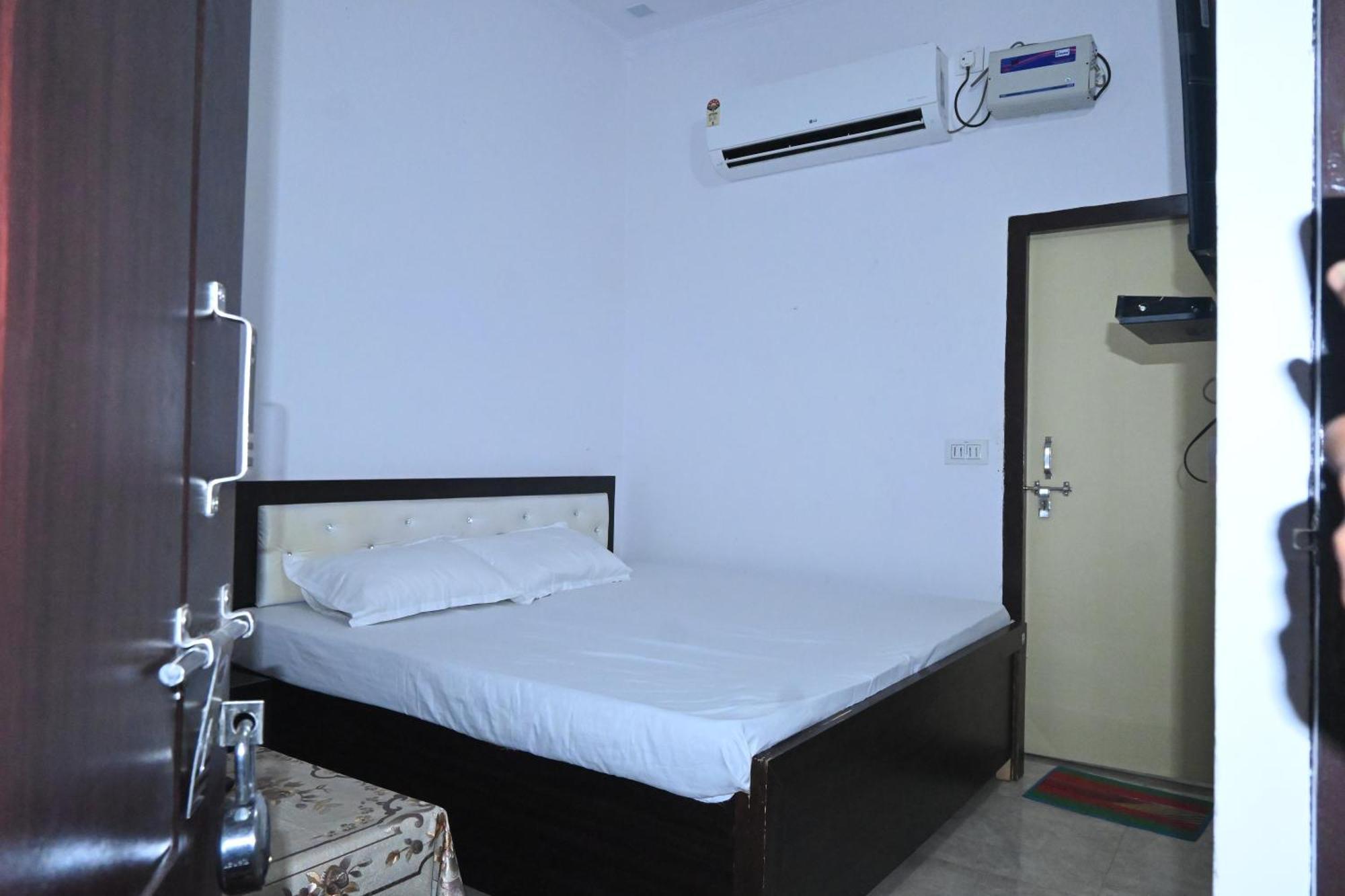 Hotel Harihar Atithi Bhawan Naimisharanya Exterior photo